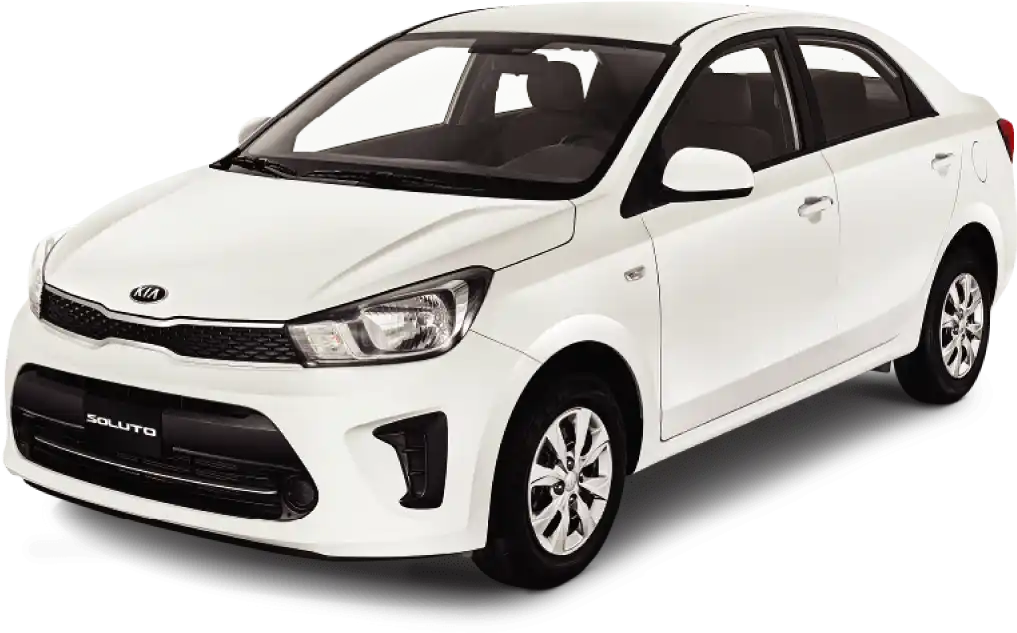 Fotografía de estudio de un automóvil Kia Soluto sedán color blanco con rines de aluminio sobre fondo blanco aislado.